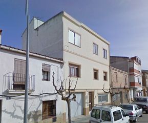Casa  Carrer sagasta 7. Casa con 5 pisos individuales