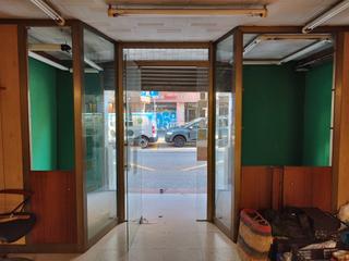 Location Local commercial à Travessera de gràcia 182. Tramo de calle muy comercial
