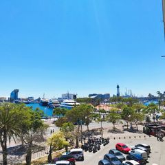Rent Flat  Carrer de la reina cristina. Fabulosas vistas al port vell