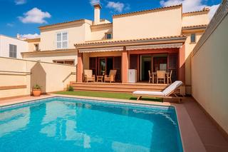 Semi detached house in Son Espanyolet. Chalet adosado en son espanyolet  espacioso, con jardín y piscin