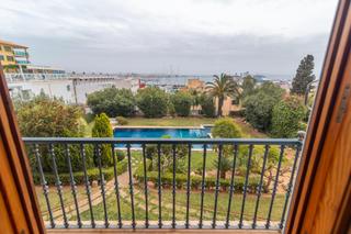 Flat  Carrer vista alegre. Exclusiva vivienda con vistas al puerto y la catedral en la bona