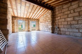 Casa  Ripoll. Edificio para construccin de vivienda unifamiliar en llucmajor