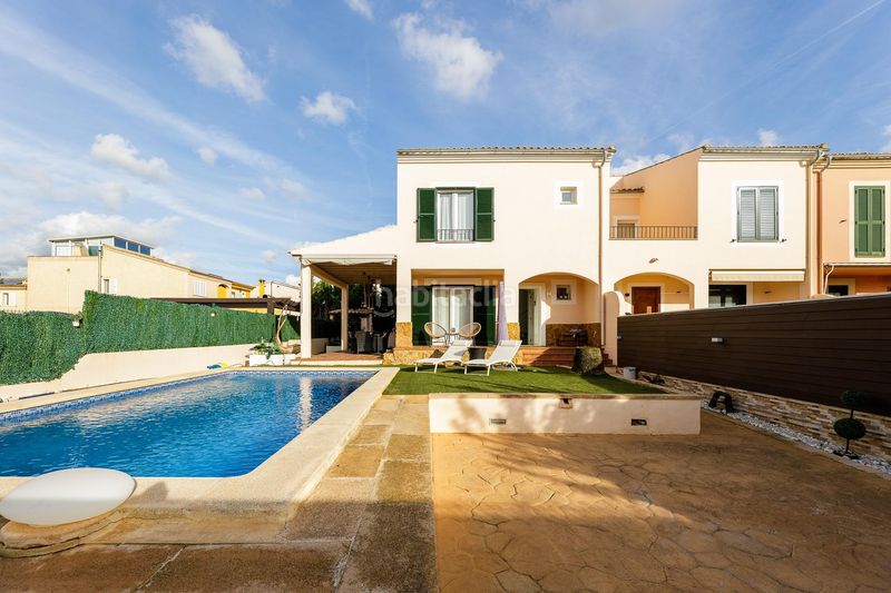 Foto 0ca821ac-dbb9-4fb9-b577-b25b0dd13b3b. Casa adossada amb calefacció aparcament piscina a Llucmajor