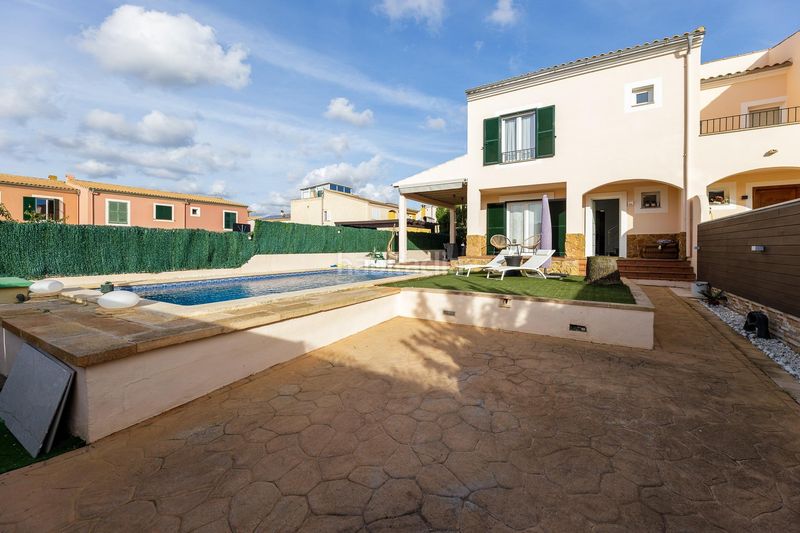 Foto 2f08421d-3519-4760-a46f-f4a70b55ce77. Casa adossada amb calefacció aparcament piscina a Llucmajor