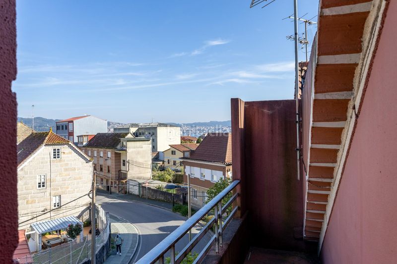 Foto f1fa134f-3b4f-4ba8-9454-1cb35e5ef39a. Casa amb aparcament a Moaña