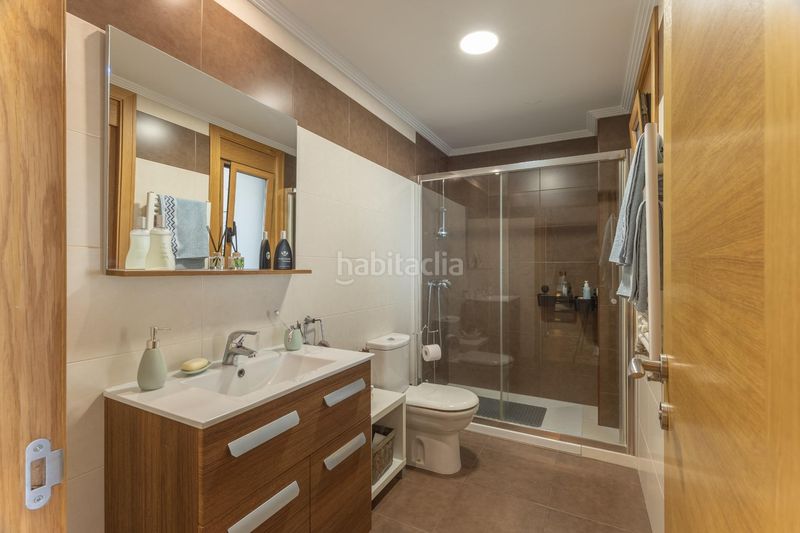Foto c66a7a0e-c422-471e-94be-0318cbee9e48. Casa adossada amb calefacció aparcament a Moaña
