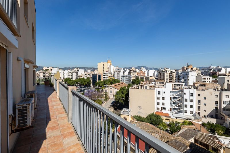 Foto f6903027-40f3-42c5-9a7b-893217754406. Àtic amb calefacció aparcament a Marquès de Fontsanta Palma de Mallorca