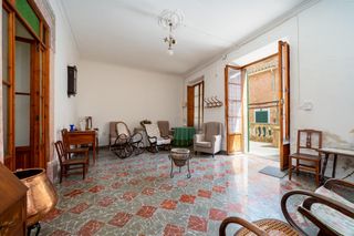House  Llarg. Casa de pueblo con gran potencial en santa maria del camí