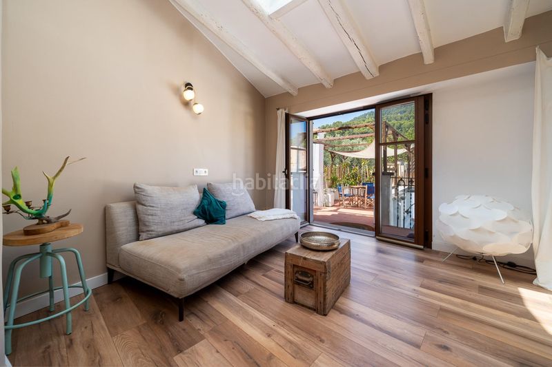 Foto 0c8d6c8b-d496-43f9-99a0-1b81febe9ab8. Casa pareada casa reformada en el corazón . en Esporles