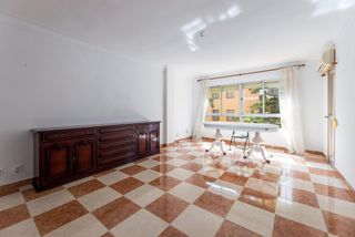 Alquiler Piso en La Soledat Nord. Piso amplio y luminoso de 4 habitaciones en palma