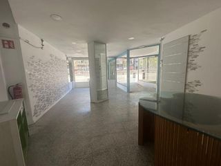 Lloguer Local Comercial a Camp D´en Serralta. Local comercial en plaza madrid, palma