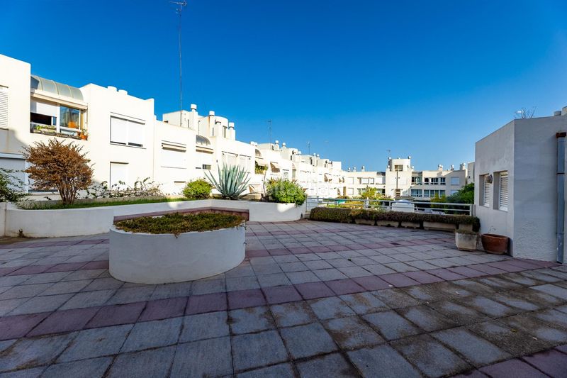 Foto ee4de38e-08d3-4327-ae3b-6dfdb19f52cb. Pis amb calefacció aparcament piscina a Son Espanyolet Palma de Mallorca