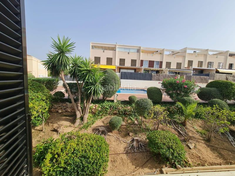 Foto baf423c0-f38f-4a72-a25b-56c2f7c760cb. Alquiler casa adosada alquiler temporal chalet en primera línea en Son Verí con vistas al mar en Llucmajor