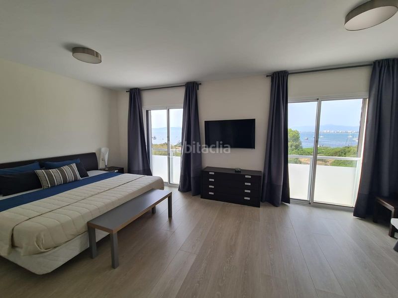 Foto c5cb7f94-e17f-44e5-a3dc-2c42cbd33542. Alquiler casa adosada alquiler temporal chalet en primera línea en Son Verí con vistas al mar en Llucmajor