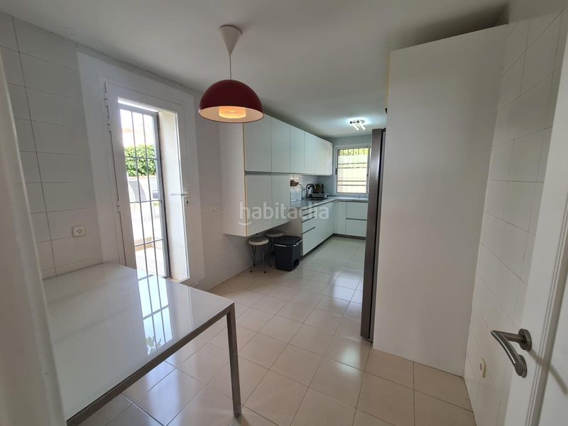 Foto f38feba8-0df3-4f40-b329-0183531402d4. Alquiler casa adosada alquiler temporal chalet en primera línea en Son Verí con vistas al mar en Llucmajor
