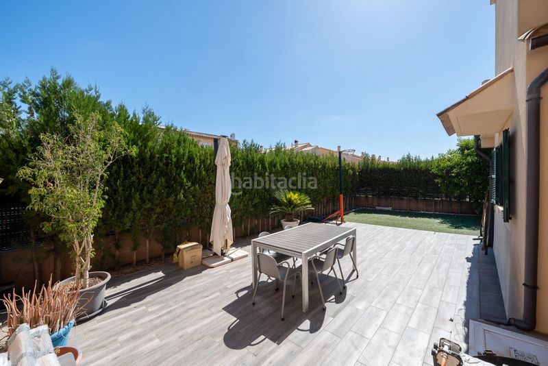 Foto 12589de8-5345-470c-bc8c-d0ee5452fb47. Casa pareada adosado esquinero con terraza y piscina comunitaria en Marratxí