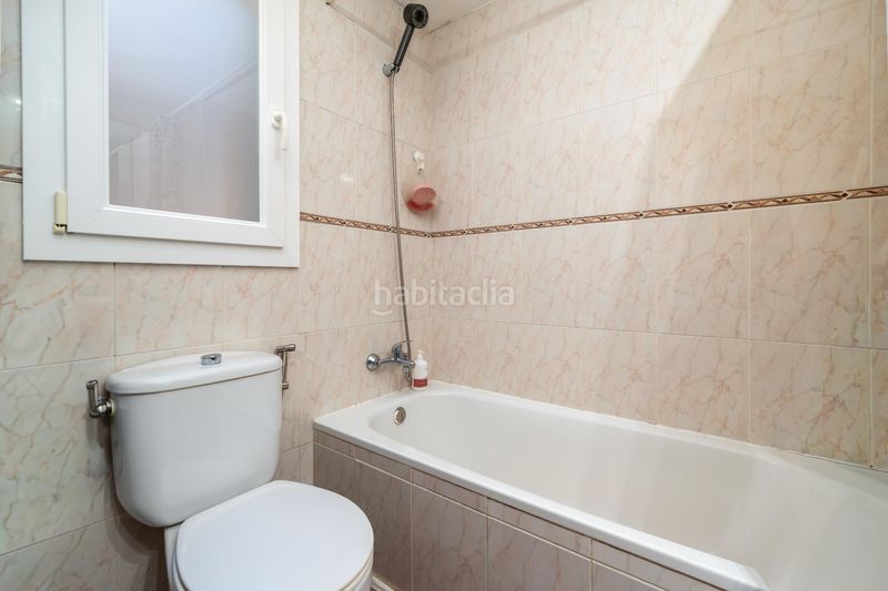 Foto 8d89a229-ad70-41c7-93c9-a6eca9c8bcf3. Casa pareada adosado esquinero con terraza y piscina comunitaria en Marratxí