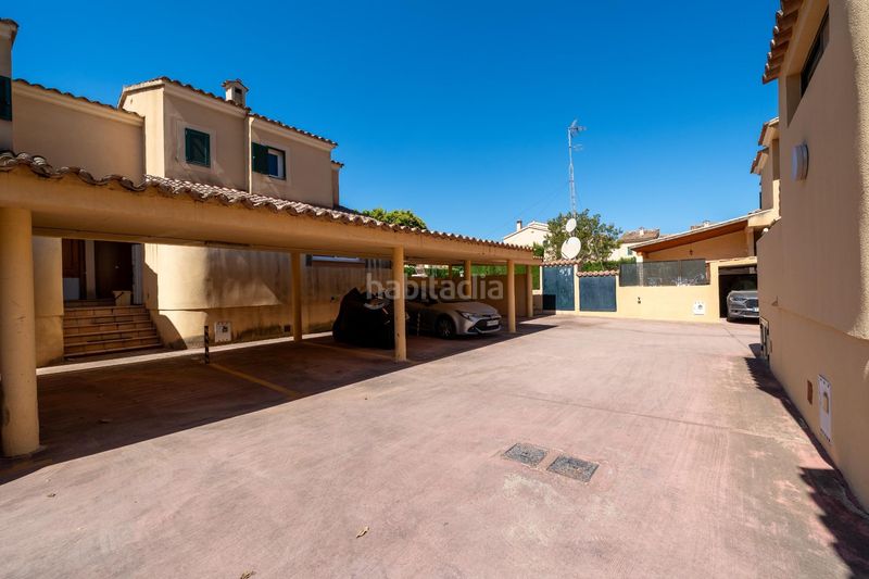 Foto a4eab113-57c8-4474-a725-0872047dcf1b. Casa pareada adosado esquinero con terraza y piscina comunitaria en Marratxí