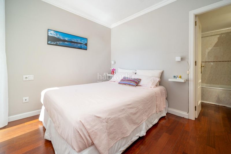 Foto be3b262e-e38b-4ee2-bde0-c92357658ddc. Casa pareada adosado esquinero con terraza y piscina comunitaria en Marratxí