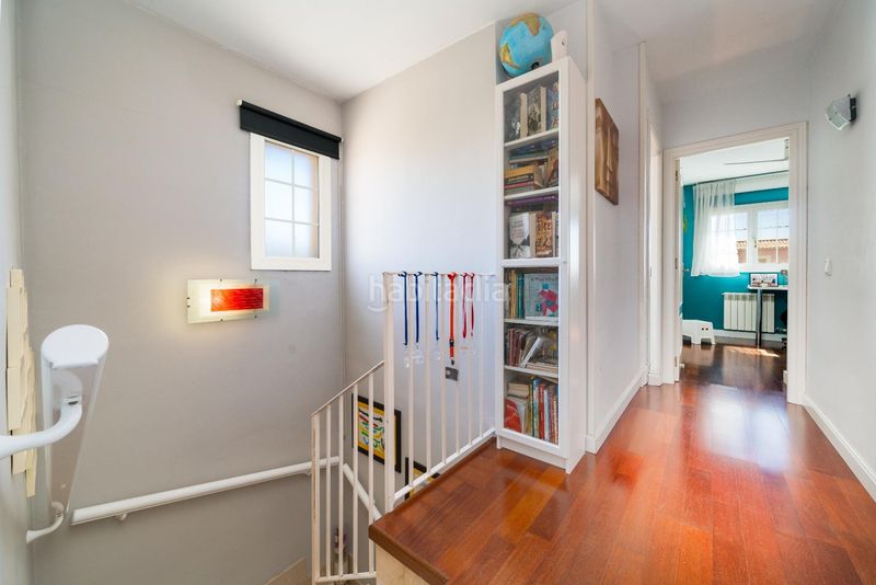 Foto fa61288c-5928-4b78-a0b1-cd26fb58c8a0. Casa pareada adosado esquinero con terraza y piscina comunitaria en Marratxí