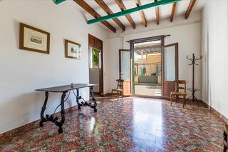 Casa en Vilafranca de Bonany. Casa mallorquina con mucho encanto con jardín en villafranca.