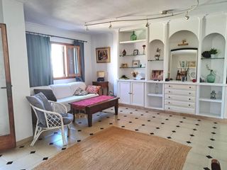 Appartamento in Santa Margalida Poble. Piso de 3 habitaciones con amplio balcón, parking y trastero en