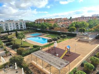 Lloguer Àtic a Zona Los Colegios. Ático de 3 habitaciones con solárium, parquing y trastero, con p