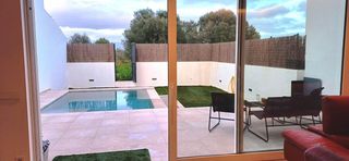 Casa aparellada a Son Serra-Sa Vileta. Pareado de obra nueva de 2 habitaciones, piscina, terrazas y zon
