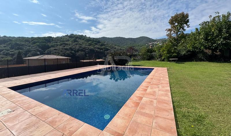 Foto 121c366c-7920-43b6-ac20-c63e90e3441b. Affitto casale con parcheggio piscina in Alella