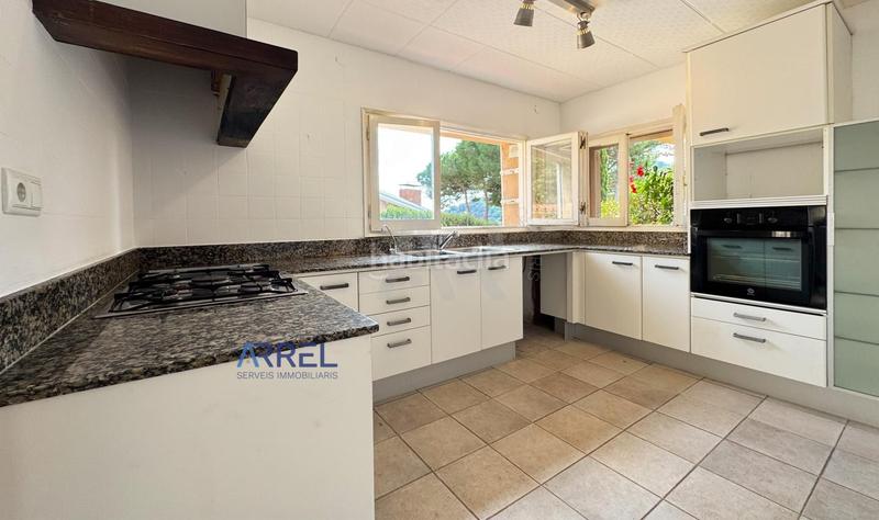 Foto 37119610-53dc-4d6f-b07a-832657f04216. Affitto casale con parcheggio piscina in Alella