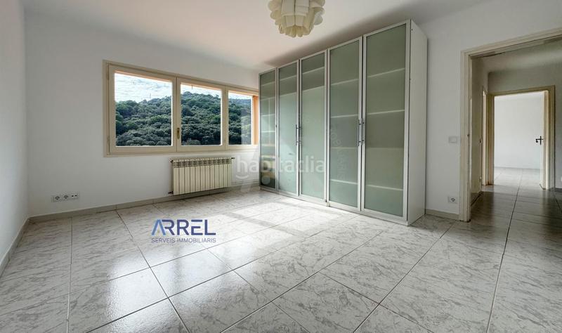 Foto 3c5b5d47-fc69-4306-9b2b-4e70345a6878. Affitto casale con parcheggio piscina in Alella