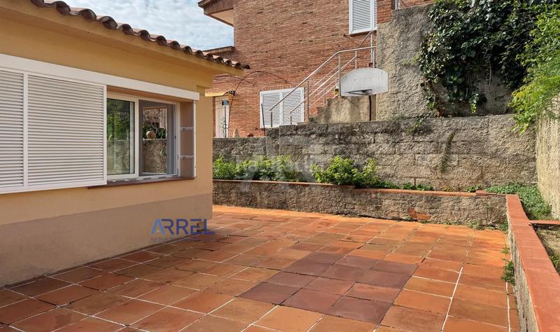 Foto 76d57b8b-2715-4e83-97d1-84fe3b1a47c5. Affitto casale con parcheggio piscina in Alella