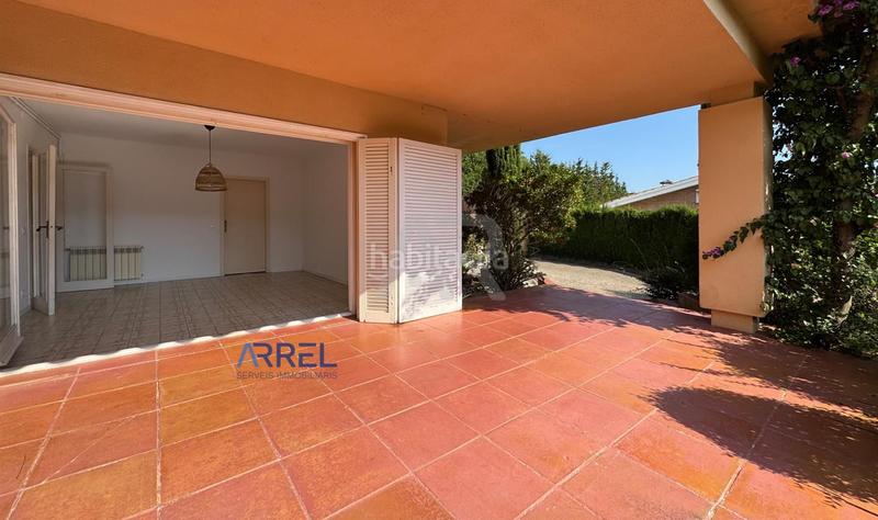 Foto 881c2962-dd82-4218-bd15-35a163b84d8d. Affitto casale con parcheggio piscina in Alella