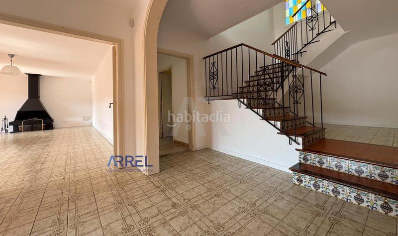 Foto aa842d4d-d388-4d0f-bccb-532e44f56692. Affitto casale con parcheggio piscina in Alella