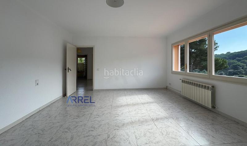 Foto b4a833e0-2a41-438e-8c4f-43df1a0bf5f5. Affitto casale con parcheggio piscina in Alella