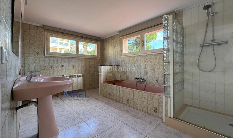 Foto c228f1aa-2c9b-4187-91eb-13b638a6fb5e. Affitto casale con parcheggio piscina in Alella