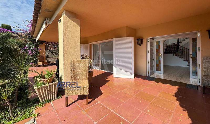 Foto c8404e34-e212-4e67-9765-2e62e6ce4f23. Affitto casale con parcheggio piscina in Alella