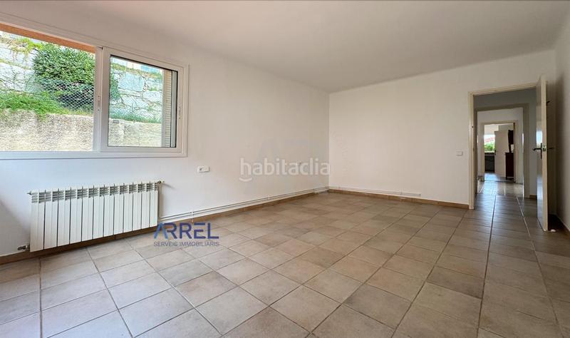 Foto fa665f77-7ab8-4d13-8093-3807c7add18a. Affitto casale con parcheggio piscina in Alella