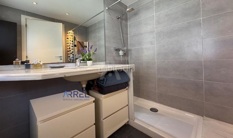 Foto c6bdc21b-46d3-4575-92e4-f7bc0a6959f2. Rent flat with parking in Alella