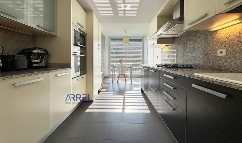 Foto cc8dcd47-a5c9-4be0-9564-0c1248ec6d62. Rent flat with parking in Alella