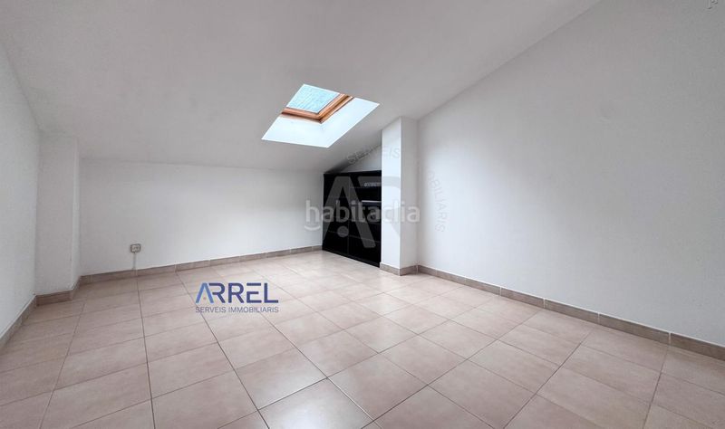Foto 00db8627-778c-4273-9154-fb37ef6010bd. Affitto casa con parcheggio piscina in Alella