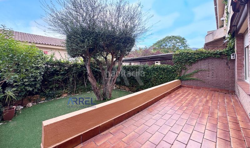 Foto 0f2d5d5e-1ab7-4687-bd9f-c24ac069da52. Affitto casa con parcheggio piscina in Alella