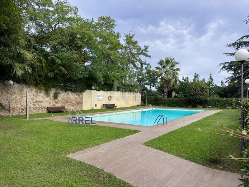 Foto 2ca07b72-3154-4fdf-9a00-5c8be1bdf267. Affitto casa con parcheggio piscina in Alella