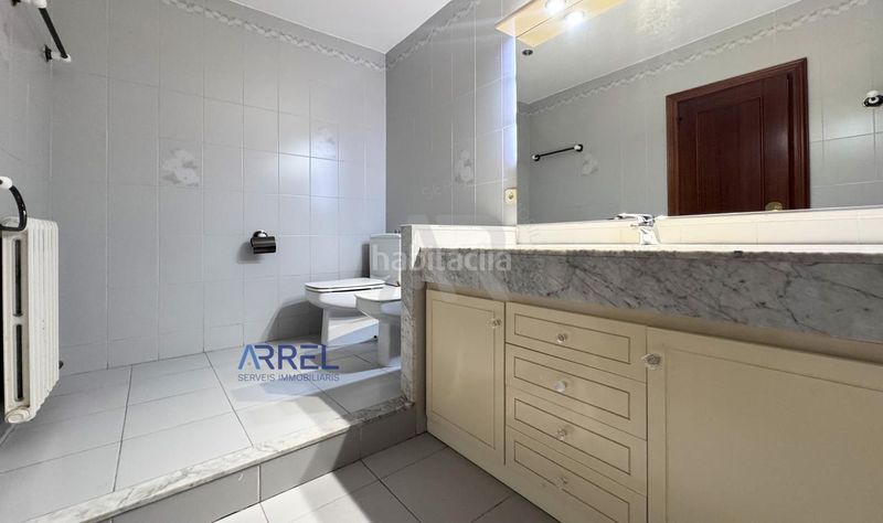 Foto 9d4ae1fa-60e2-45cb-997d-384218b48a60. Affitto casa con parcheggio piscina in Alella