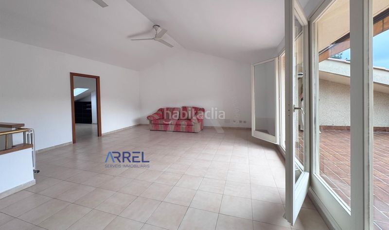 Foto aee0a0fd-0cf9-4a1e-b817-9d6895975fbf. Affitto casa con parcheggio piscina in Alella