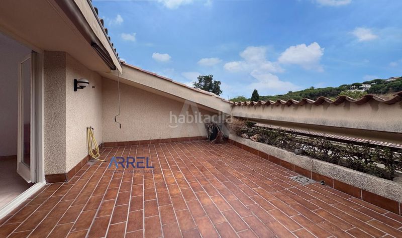 Foto d66b3a06-8947-4e75-a788-0bb92938df60. Affitto casa con parcheggio piscina in Alella