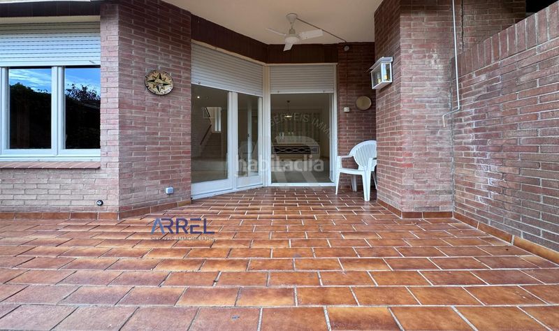 Foto dcf559ba-b8f2-4230-9fe9-d609547732c3. Affitto casa con parcheggio piscina in Alella