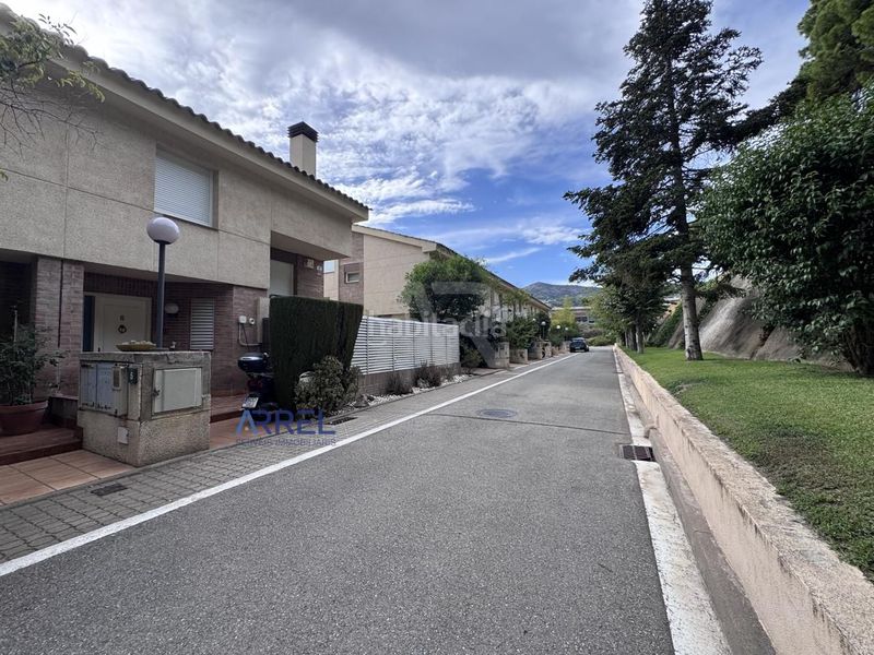 Foto e75e0171-9c58-4326-aaf9-15e0669c4e08. Affitto casa con parcheggio piscina in Alella