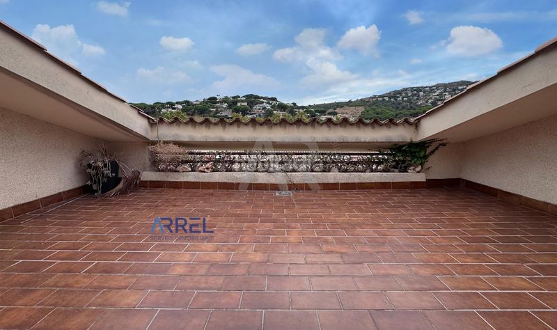 Foto f00e2c56-9e62-4cab-948d-858c8cb265bc. Affitto casa con parcheggio piscina in Alella