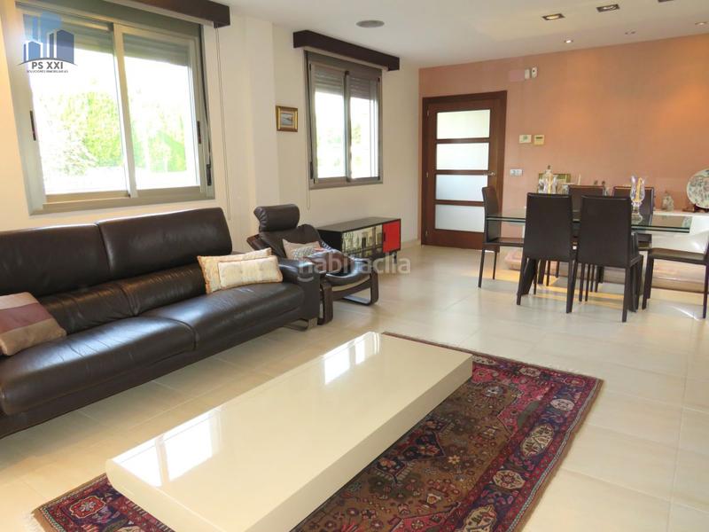 Foto 15606a2e-5da8-40d4-95b3-36ec539d6a3c. Chalet  en venta en grao, 4 dormitorios. en Burriana